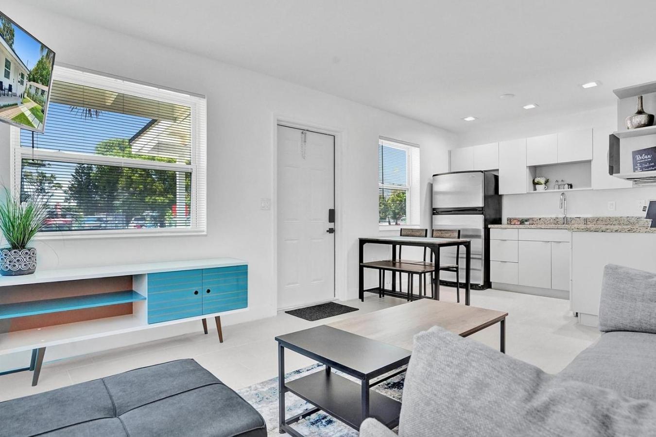 Hallandale Modern Chic Backyard * Hallandale Beach