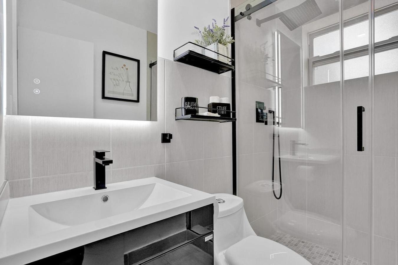 Hallandale Modern Chic Backyard * Hallandale Beach