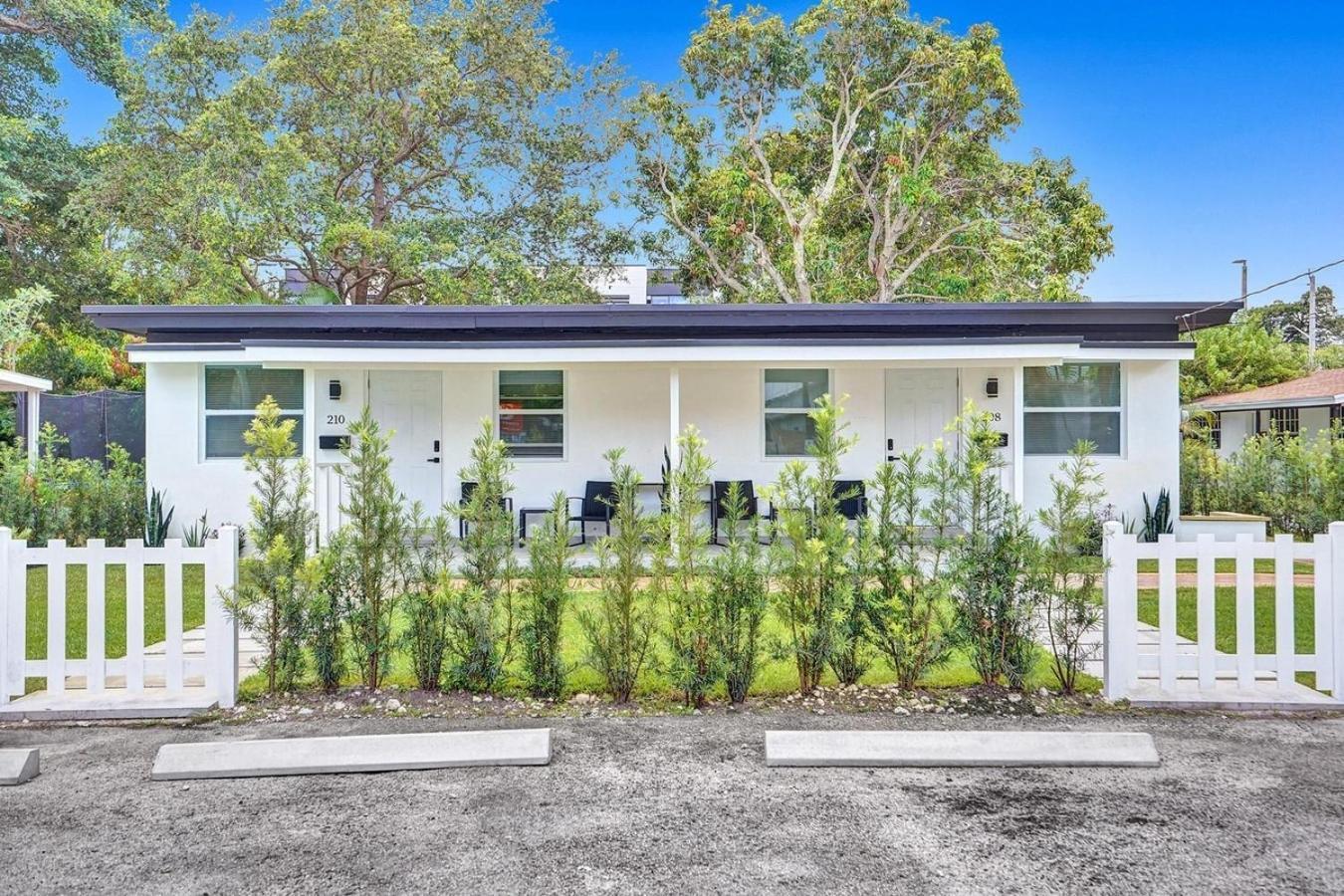 Hallandale Modern Chic Backyard Apartment *